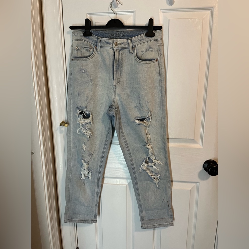 WILD FABLE LIGHT WASH JEANS SIZE 8 HIGH RISE MOM JEAN